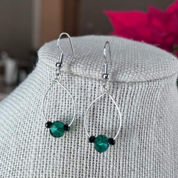 💚Handmade Earrings 💚 - Picture 3 of 7